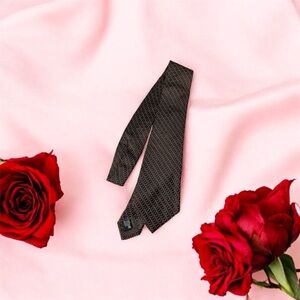 Elegant Black Patterned Tie